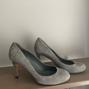 Brooks Brothers suede leather pumps